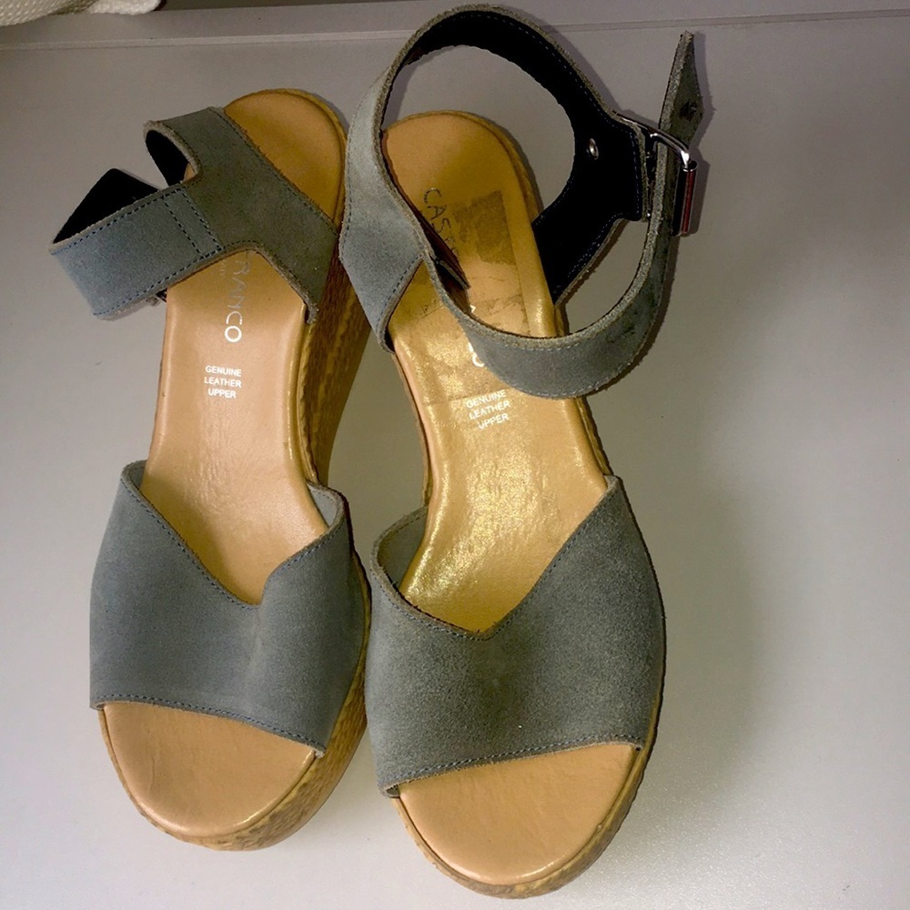 Ladies wedge sandals